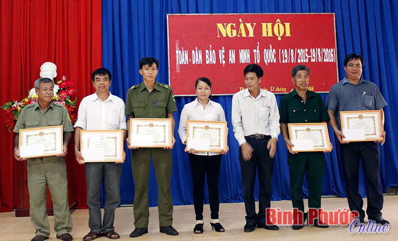 Đồng Ph&uacute; tổ chức điểm Ng&agrave;y hội to&agrave;n d&acirc;n bảo vệ an ninh Tổ quốc