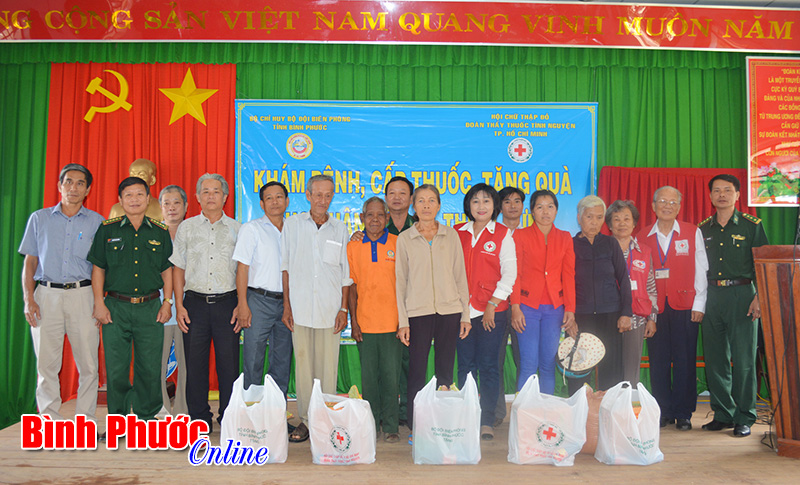 Những tấm lòng thiện nguyện hướng về biên giới