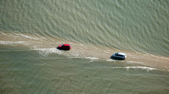 ​Kỳ lạ con đường chỉ "nổi" 2 lần trong ngày