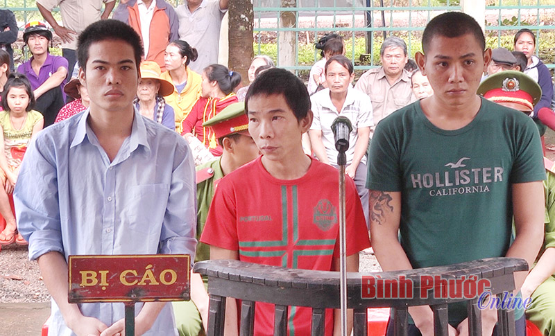 Sau khi uống rượu, 3 đối tượng phải... v&agrave;o &ldquo;trại&rdquo;