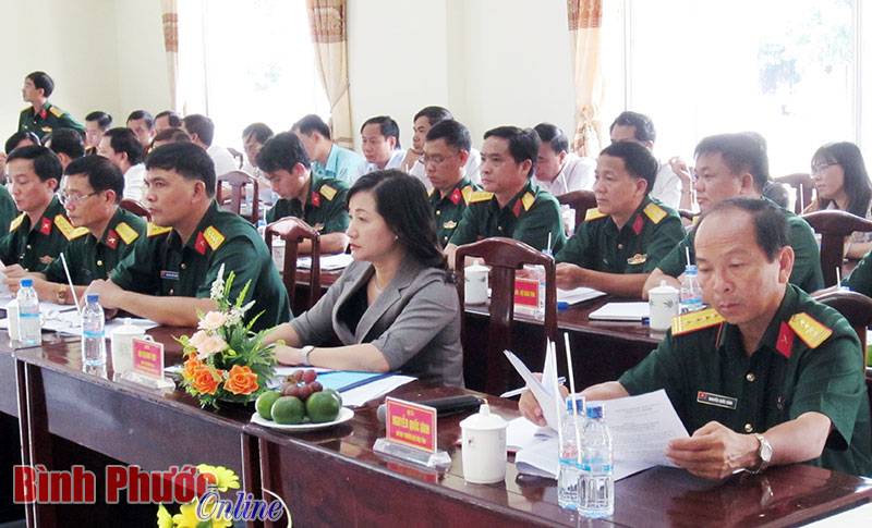 Qu&acirc;n khu 7 kiểm tra c&ocirc;ng t&aacute;c gi&aacute;o dục QP-AN tại thị x&atilde; Đồng Xo&agrave;i