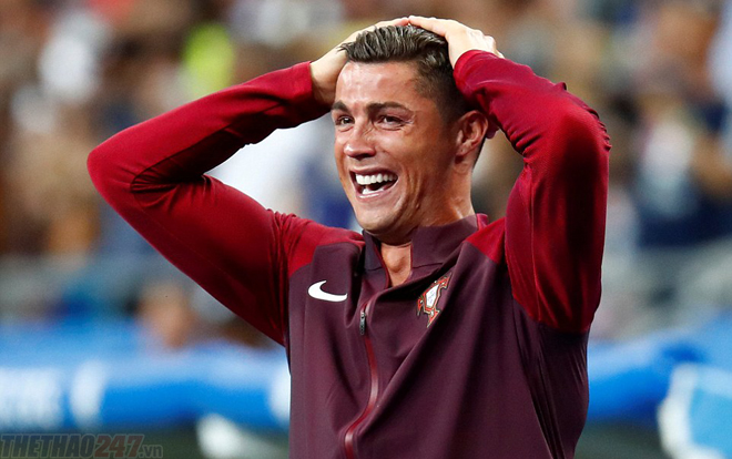 Ronaldo: Vinh quang đằng sau những giọt nước mắt