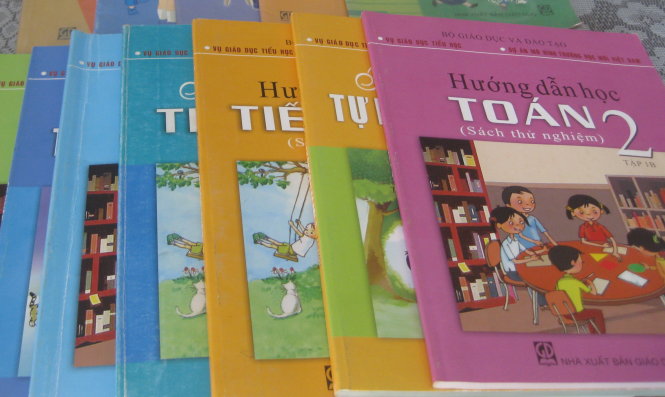 Giá sách VNEN trên trời!