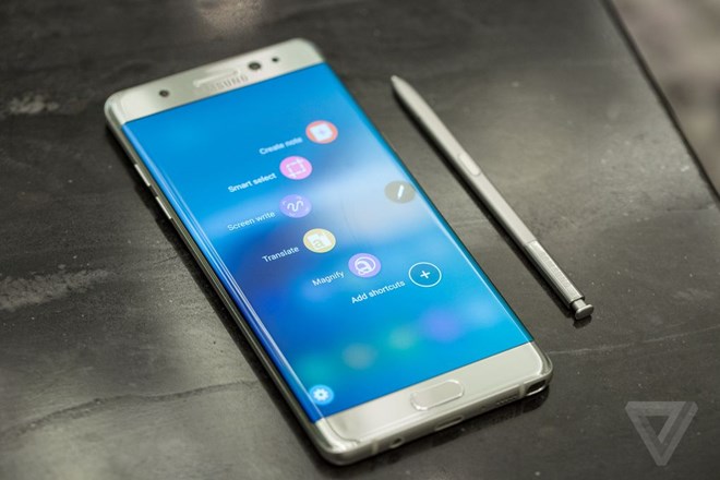 Video chi tiết mẫu điện thoại màn hình cong Samsung Galaxy Note 7