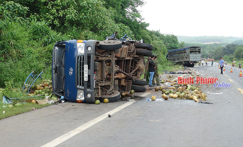 Tai nạn trên quốc lộ 14, ba người bị thương nặng