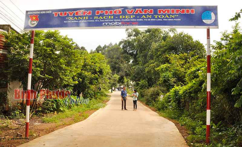 Thanh niên Bình Long với công trình tuyến phố văn minh