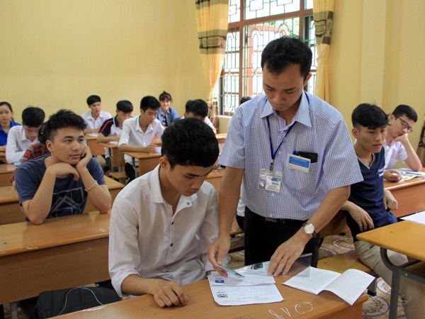 Hơn 871.000 thí sinh thi môn đầu tiên kỳ thi THPT quốc gia