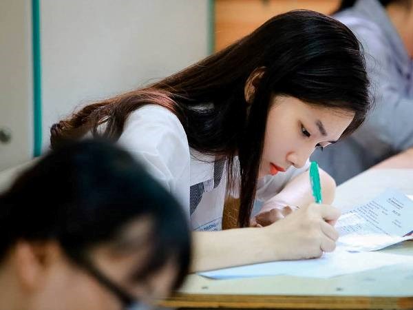 Có 14 thí sinh bị đình chỉ trong buổi thi THPT quốc gia môn Toán