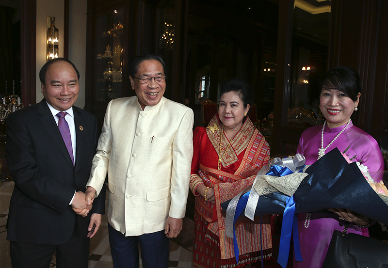 Thủ tướng thăm nguy&ecirc;n l&atilde;nh đạo Đảng, Nh&agrave; nước L&agrave;o