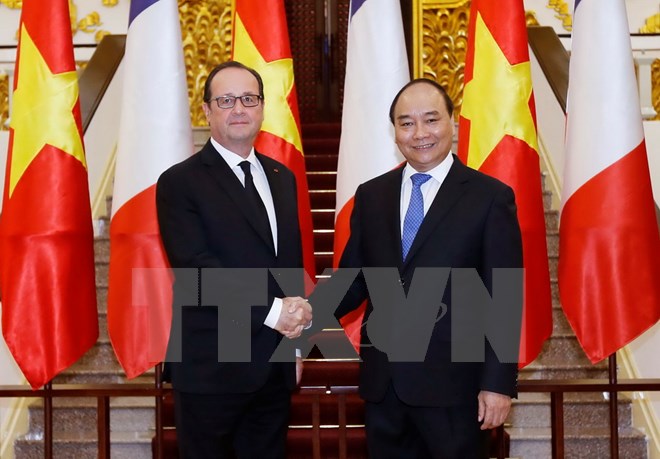 Thủ tướng đề nghị Ph&aacute;p ủng hộ lập trường của ASEAN về Biển Đ&ocirc;ng