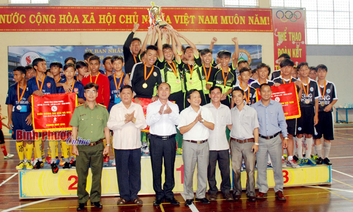 U13 Đồng Phú và U15 Bình Long vô địch giải bóng đá U13, U15 tỉnh Bình Phước