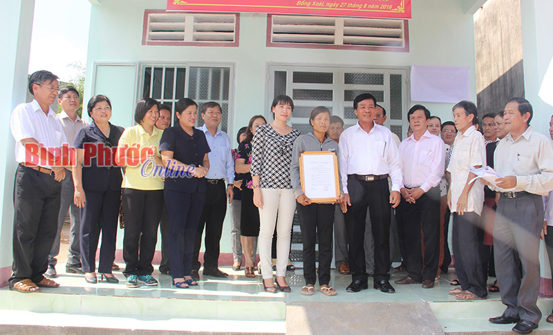 Trao căn nhà tình thương cho hội viên nông dân nghèo phường Tân Thiện