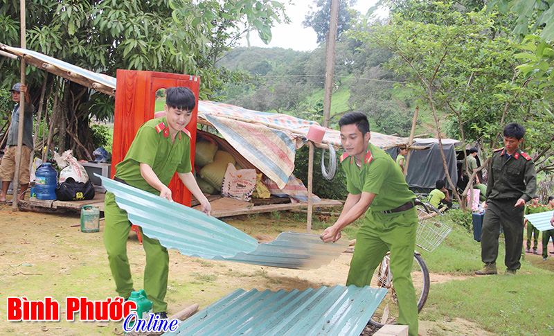 Đoàn thanh niên Công an tỉnh sôi nổi với các hoạt động tình nguyện hè