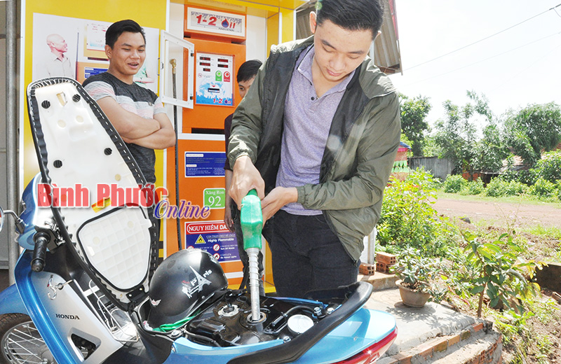 Trụ bơm xăng tự động: Người dân ủng hộ, ngành chức năng lúng túng - Bài cuối