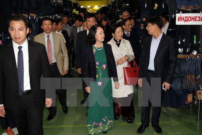 Trưởng ban D&acirc;n vận Trung ương gặp mặt cộng đồng người Việt tại Nga