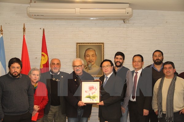 Việt Nam mong muốn tăng cường hợp t&aacute;c với Chile v&agrave; Argentina