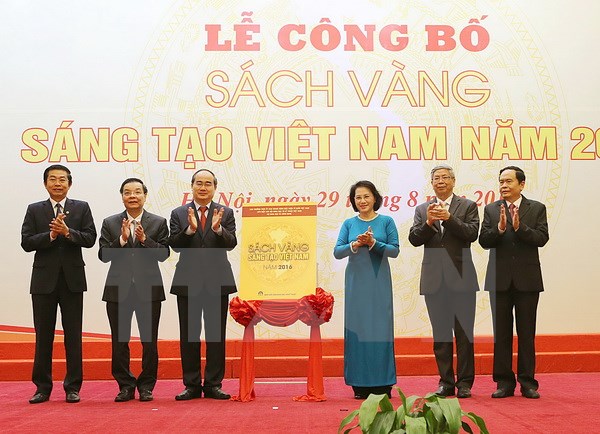 S&aacute;ch v&agrave;ng S&aacute;ng tạo Việt Nam 2016 - Cuốn s&aacute;ch nhỏ kh&aacute;t vọng lớn