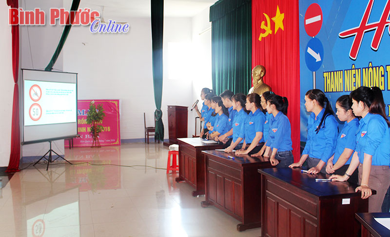 Tuổi trẻ Hớn Quản thi “Thanh niên nông thôn với pháp luật giao thông”