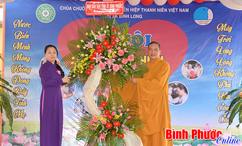 Chùa Chưởng Phước tổ chức lễ Vu lan và khám bệnh, tặng quà