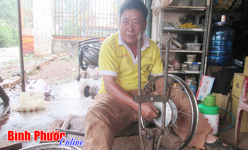 Vươn lên từ đôi chân tật nguyền