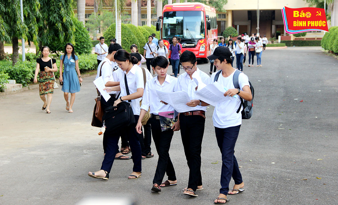 [Video] Ngày thi thứ hai kỳ thi THPT Quốc gia 2016: Đề thi không làm khó thí sinh