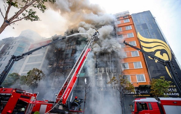 Vụ ch&aacute;y qu&aacute;n karaoke 13 người tử vong: Khởi tố bị can 3 đối tượng