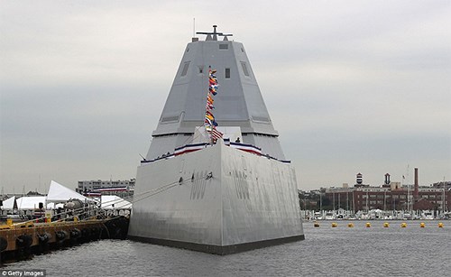Khu trục hạm Zumwalt chính thức được biên chế cho Hải quân Mỹ