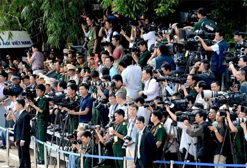 Nhận diện nguy cơ &ldquo;tự diễn biến&rdquo;, &ldquo;tự chuyển h&oacute;a&rdquo; trong lĩnh vực b&aacute;o ch&iacute; v&agrave; một số giải ph&aacute;p khắc phục