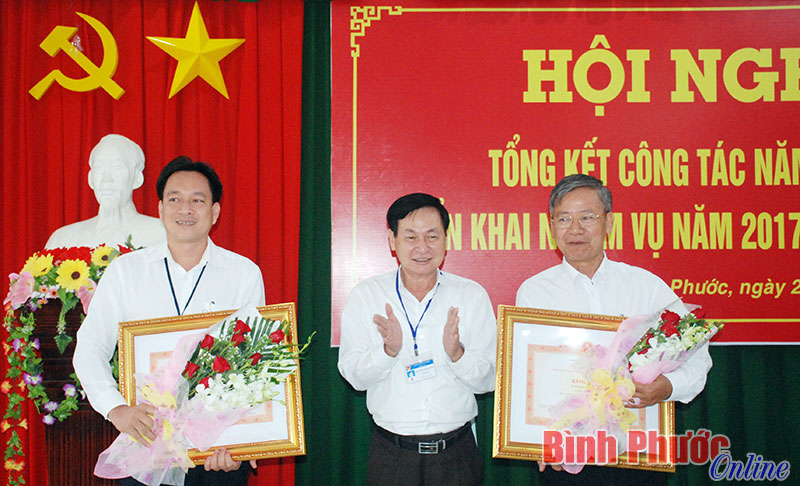 2 tập thể v&agrave; 2 c&aacute; nh&acirc;n ng&agrave;nh nội vụ được nhận bằng khen của Thủ tướng