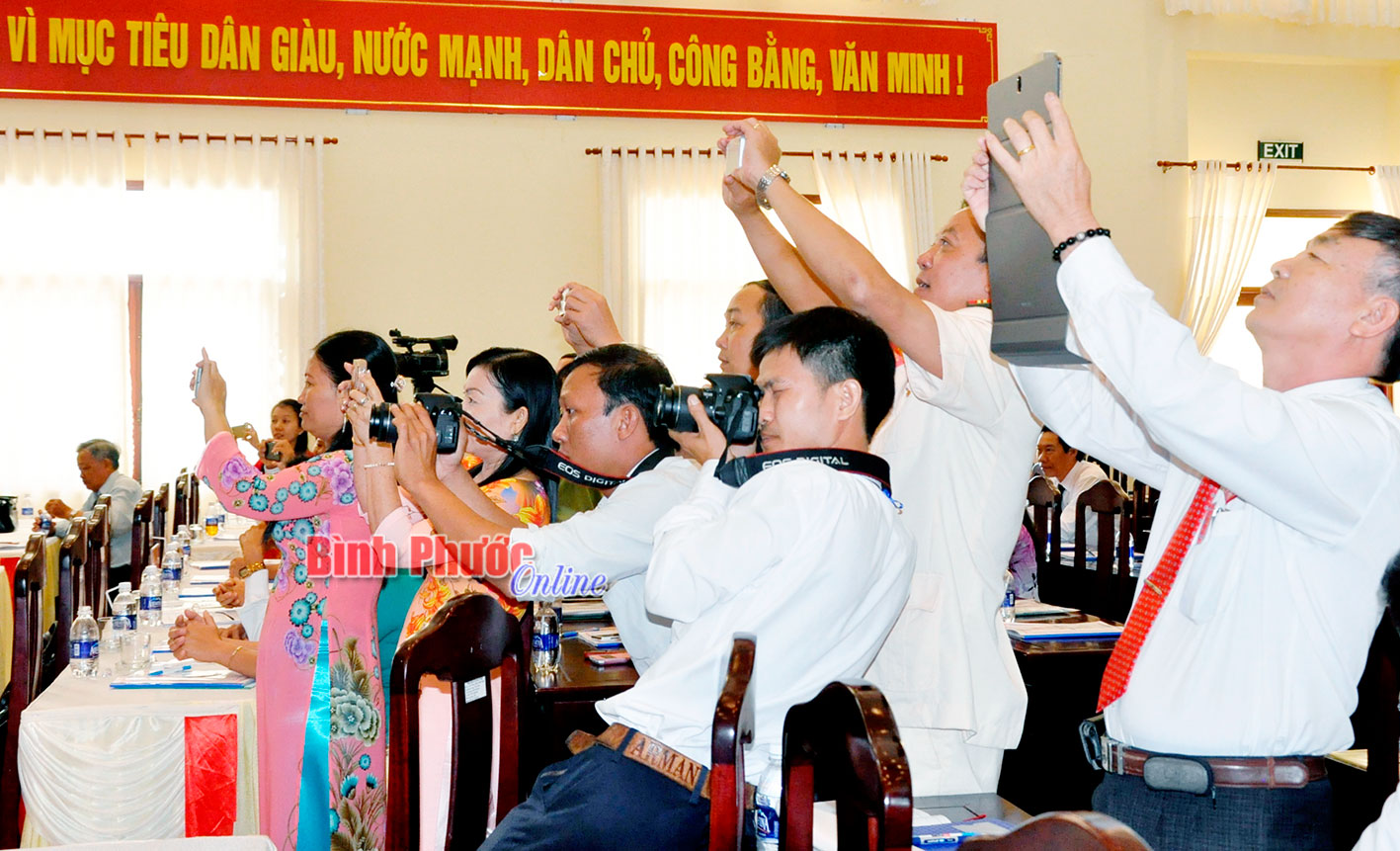 Cần lựa chọn th&ocirc;ng tin c&oacute; nội dung ph&ugrave; hợp với lợi &iacute;ch quốc gia