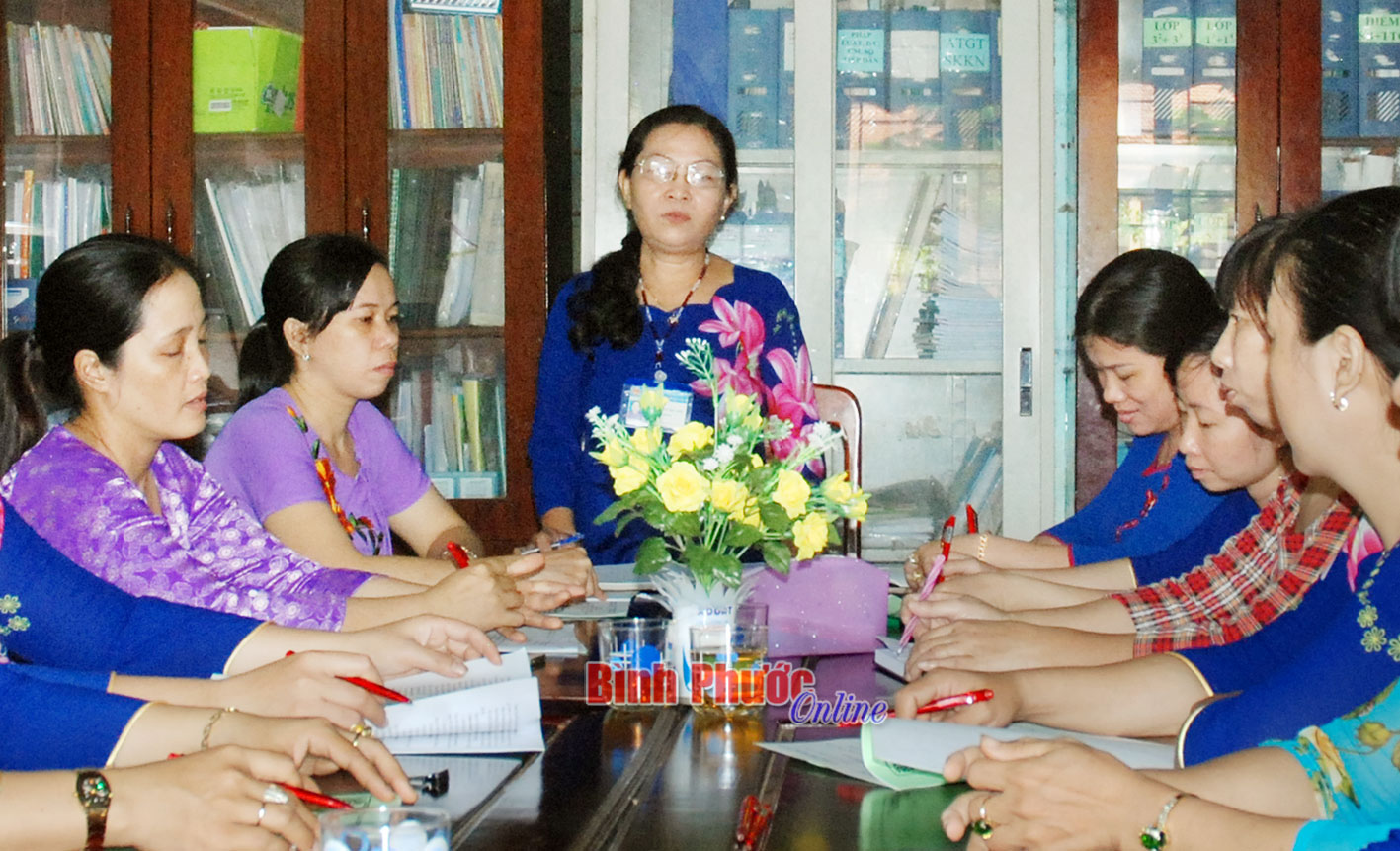 Tấm gương của c&ocirc; gi&aacute;o học v&agrave; l&agrave;m theo B&aacute;c