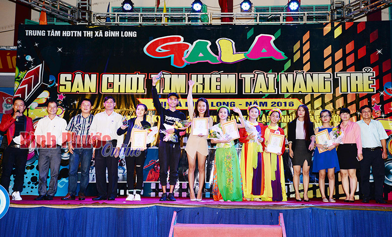 B&igrave;nh Long: S&ocirc;i nổi gala s&acirc;n chơi &ldquo;T&igrave;m kiếm t&agrave;i năng trẻ&rdquo;