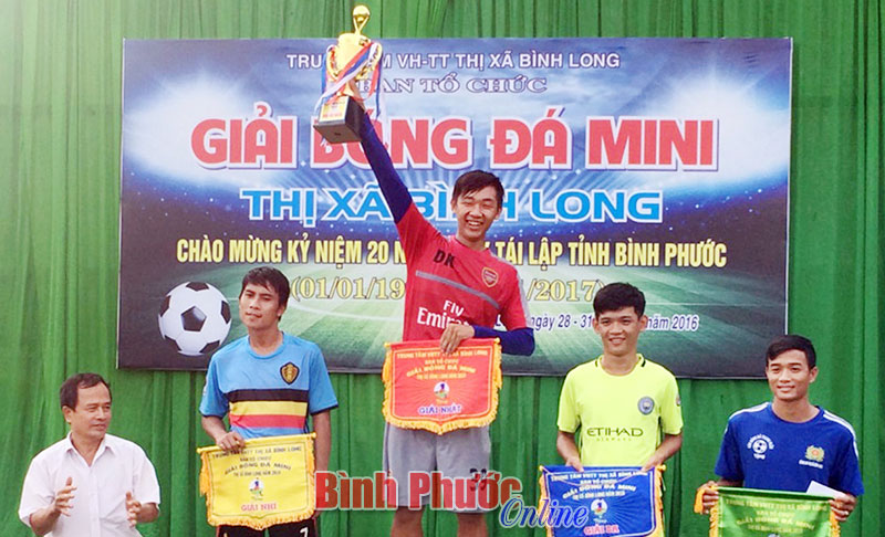 Giải bóng đá Bình Long: CLB Duy Khoa vô địch