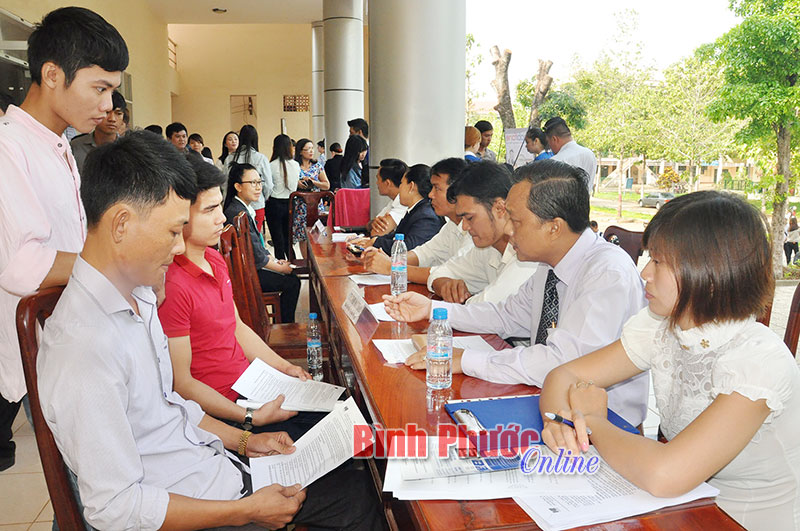 Cần thu hẹp khoảng c&aacute;ch giữa người lao động v&agrave; doanh nghiệp