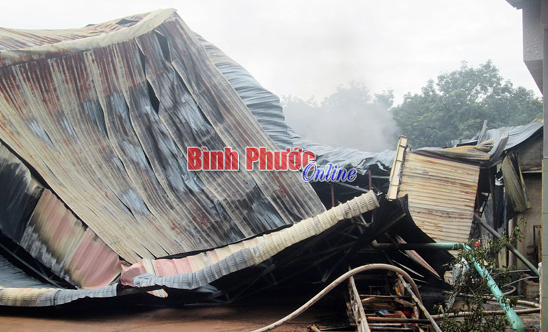 Cháy xưởng chế biến mủ cao su