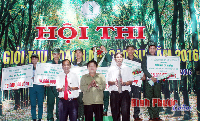 Công ty TNHH MTV cao su Lộc Ninh thi thợ giỏi: Công nhân Nguyễn Thị Thủy đoạt giải nhất