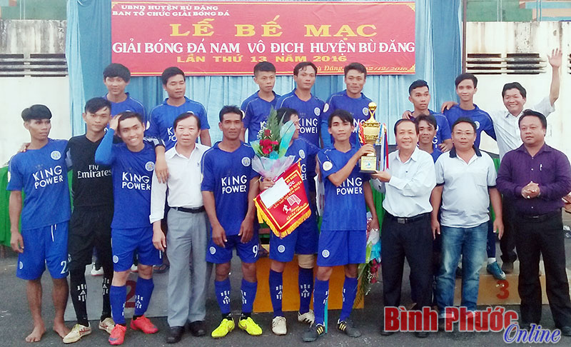 Đội tuyển Công ty đo đạc 401 đoạt cúp vô địch bóng đá nam Bù Đăng