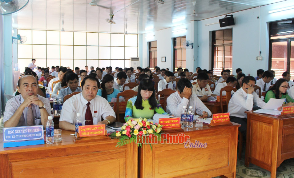 HĐND huyện Ph&uacute; Riềng họp kỳ thứ 3