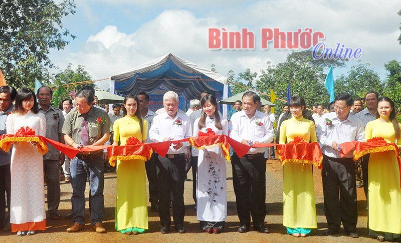 B&ugrave; Đăng khắc phục kh&oacute; khăn, đưa nghị quyết của Đảng v&agrave;o cuộc sống