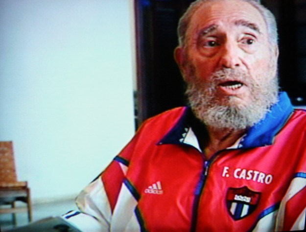 Vì sao Lãnh tụ Cuba Fidel Castro thích mặc đồ thể thao Adidas?