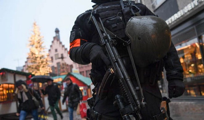 Đức bắt 2 đối tượng âm mưu tấn công trung tâm mua sắm