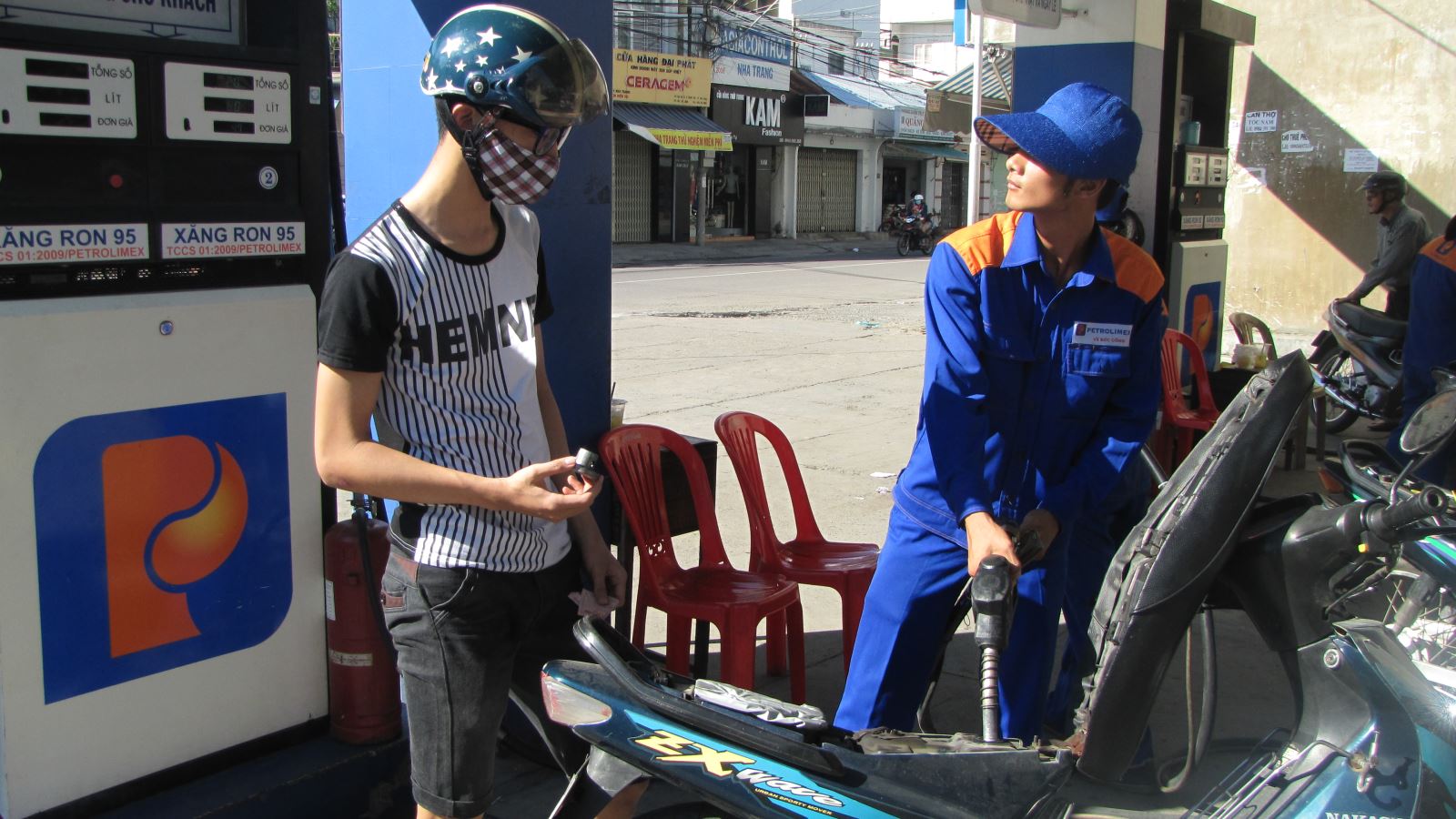 Chỉ số giá tiêu dùng tăng do điều chỉnh giá xăng, dầu