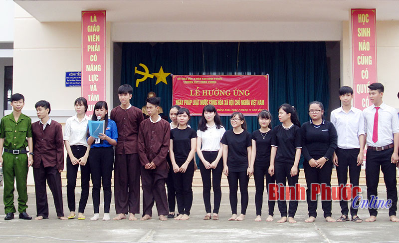 Giáo dục pháp luật qua “Phiên tòa giả định” tại Trường THPT Hùng Vương