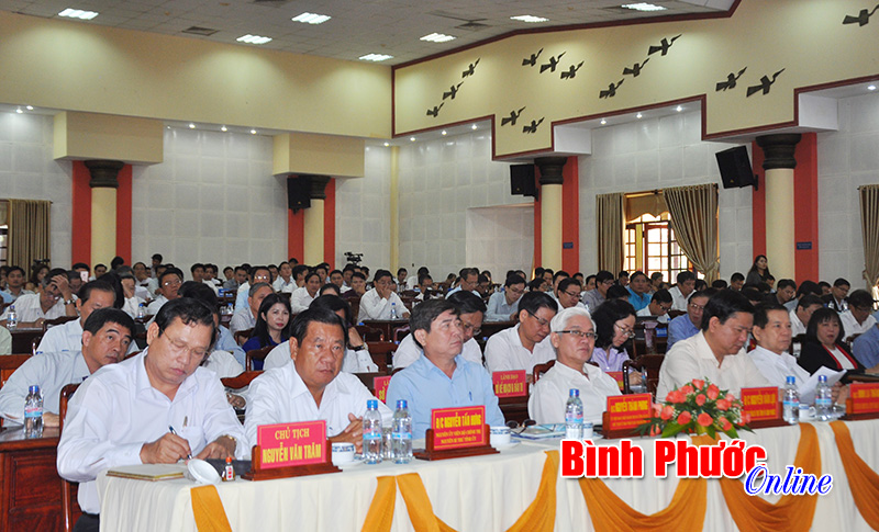 Cương quyết &ldquo;nhổ từng c&aacute;i đinh dưới chiếu hoa&rdquo; để mời gọi c&aacute;c nh&agrave; đầu tư