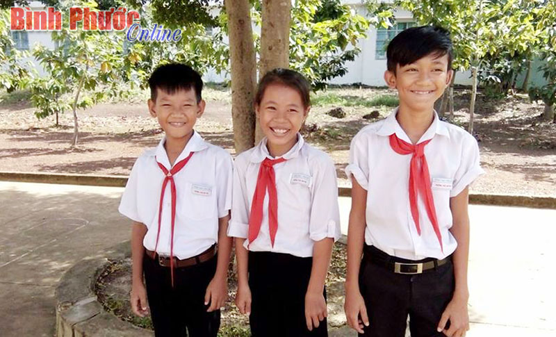Học sinh lớp 6 trả lại người đánh rơi 2,1 cây vàng