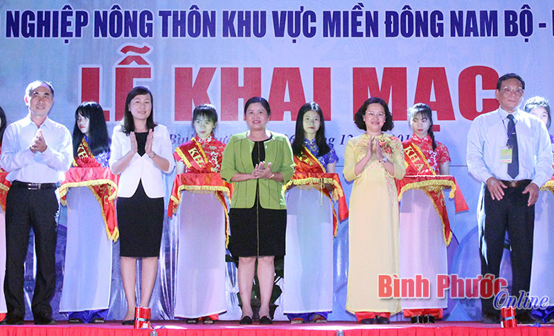 Khai mạc hội chợ hàng công nghiệp nông thôn Đông Nam bộ - Bình Phước