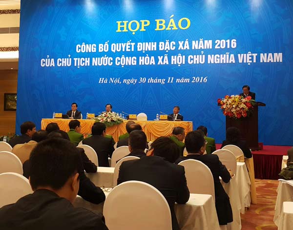 Đặc x&aacute; tha t&ugrave; trước hạn cho 4.180 phạm nh&acirc;n