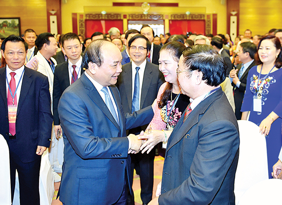 Thủ tướng Nguyễn Xuân Phúc: Xóa ngay “quan hệ thân hữu, ưu đãi ngầm” trong kinh doanh 