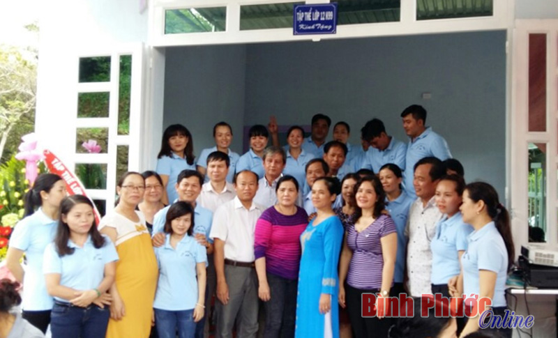 Cựu học sinh tặng nhà cho giáo viên chủ nhiệm nhân ngày 20-11