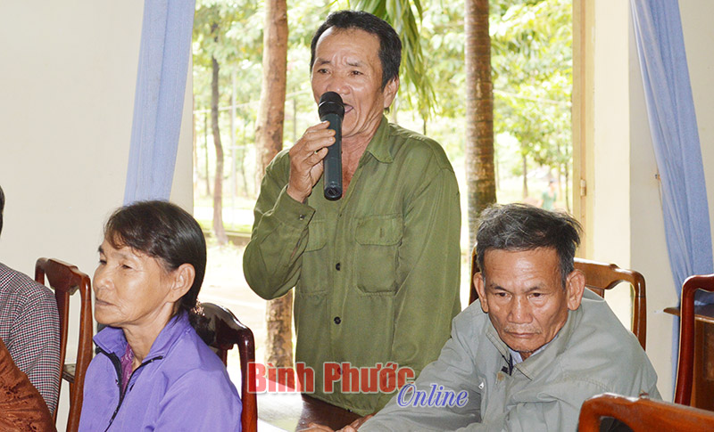 UBND huyện Đồng Ph&uacute; đối thoại trực tiếp với 160 hộ ngh&egrave;o